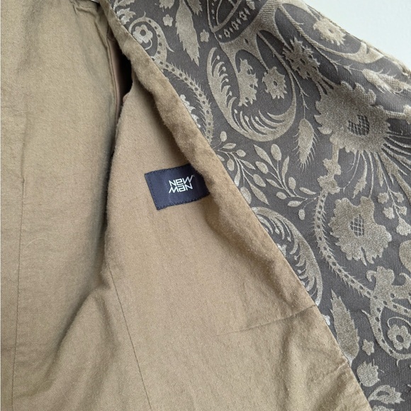 Olive green waist coat by French designer. Retro look; sharp finisher - Picture 6 of 8